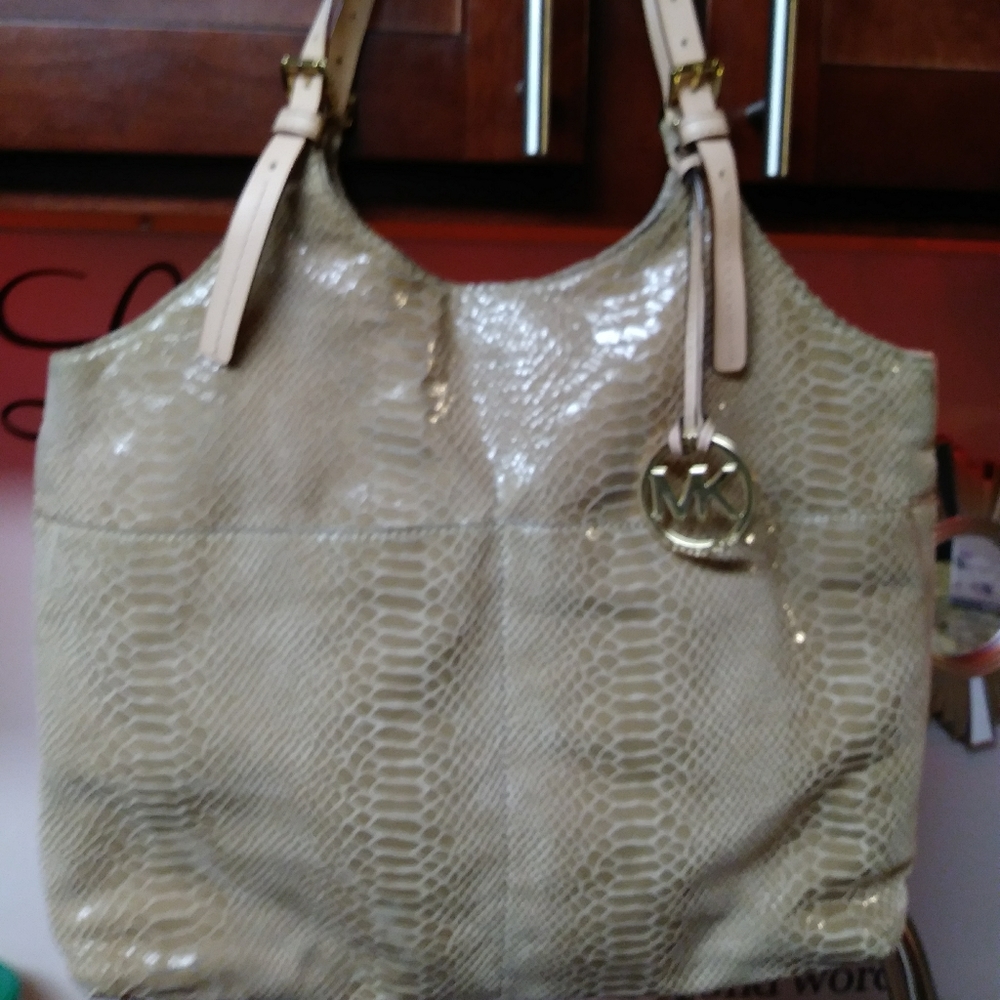 Michael Kors tote